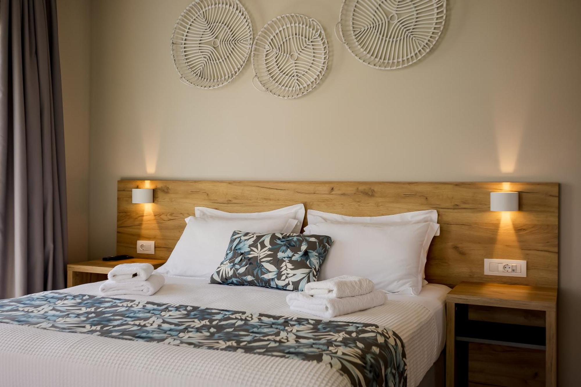 Sarpidon Suites Agia Marina Extérieur photo